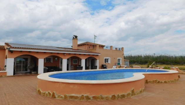 Revente - Villas
 - Dolores