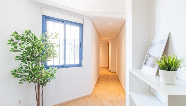 Sale - Apartment - Torrevieja - Centro
