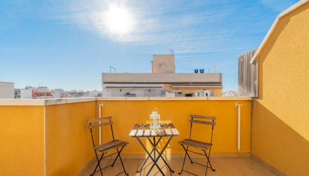 Sale - Apartment - Torrevieja - Centro