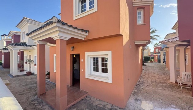 Resale - Villen
 - Altaona Golf and Country Village