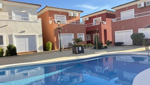 Revente - Villas
 - Altaona Golf and Country Village