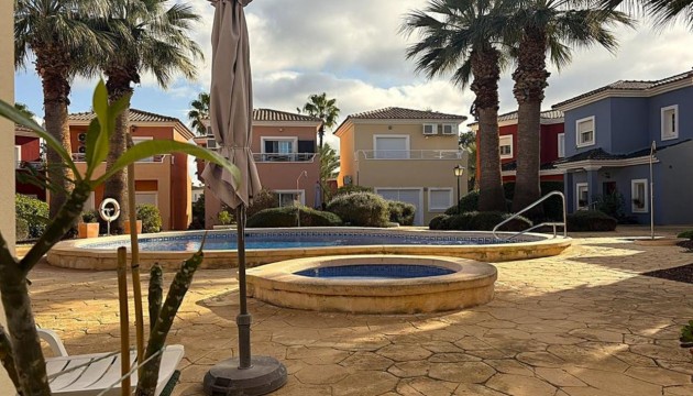 Resale - Villen
 - Altaona Golf and Country Village