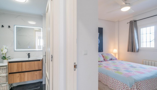 Sale - Chalet - Playa Flamenca - Zeniamar