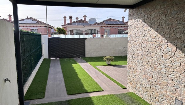 Sale - Villas - Los Montesinos - La Herrada