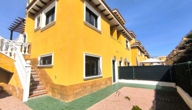 Sale - Semi - Detached Villa - Ciudad Quesada