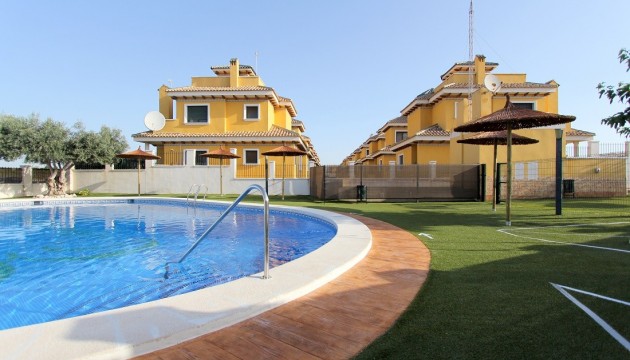 Sale - Semi - Detached Villa - Ciudad Quesada