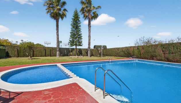 Sale - Apartment - Torrevieja - Aguas Nuevas
