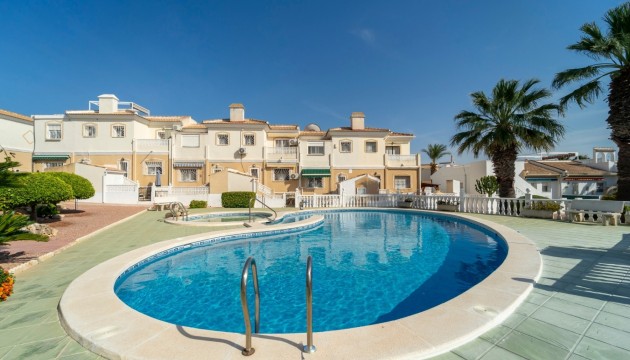 Sale - Villas - Urbanización Monteazul