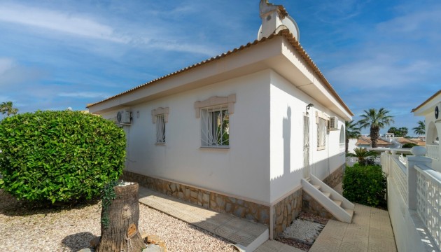 Sale - Villas - Urbanización Monteazul
