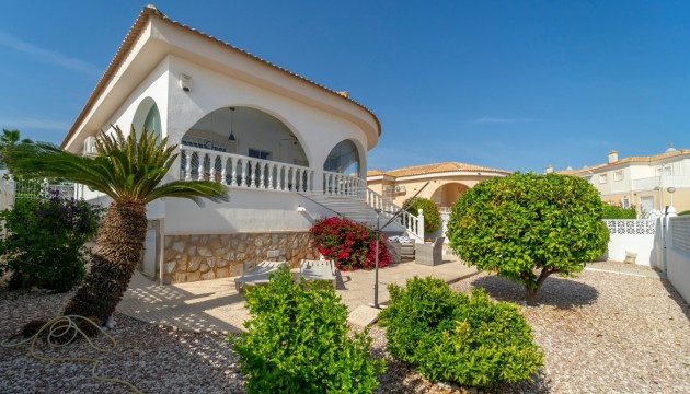 Sale - Villas - Urbanización Monteazul