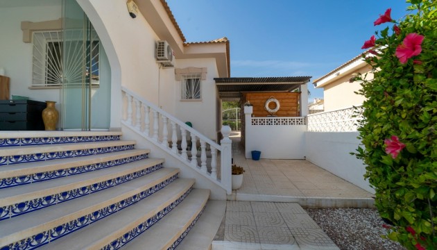 Sale - Villas - Urbanización Monteazul