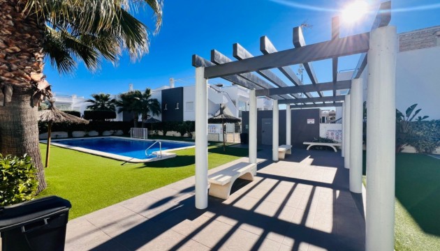 Sale - Apartment - Torrevieja - Aguas Nuevas