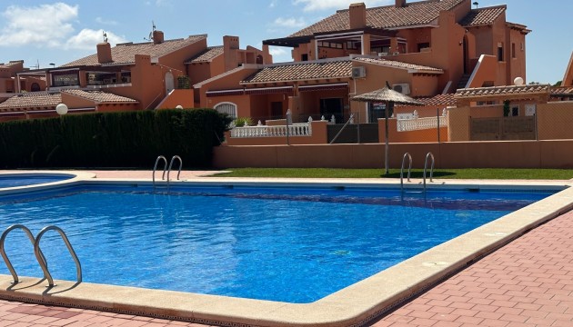 Sale - Apartment - Torrevieja - Aguas Nuevas