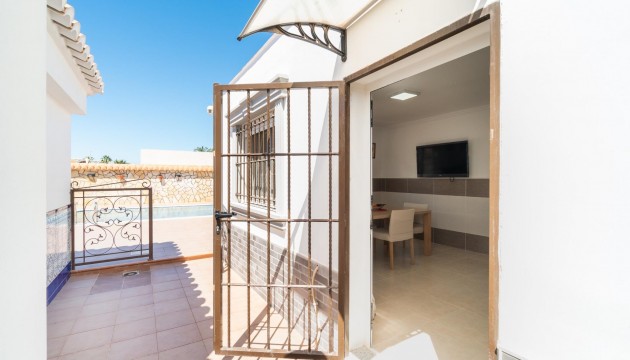 Sale - Villas - Torrevieja - Torreta florida