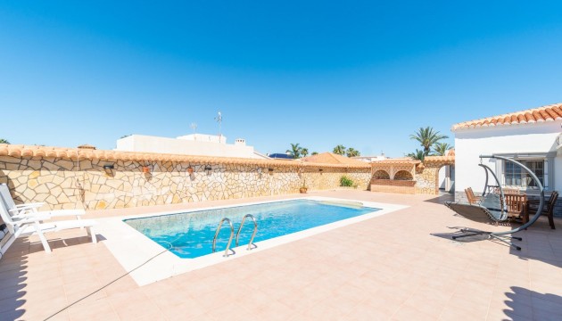 Sale - Villas - Torrevieja - Torreta florida