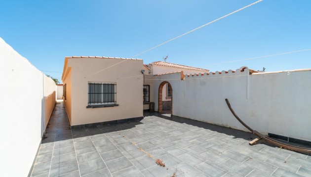 Sale - Villas - Torrevieja - Torreta florida