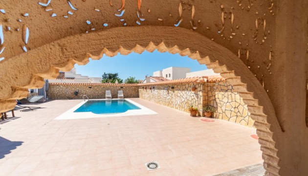 Sale - Villas - Torrevieja - Torreta florida
