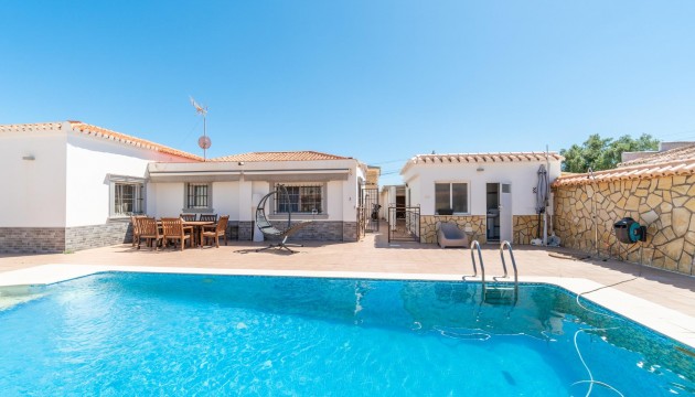 Sale - Villas - Torrevieja - Torreta florida