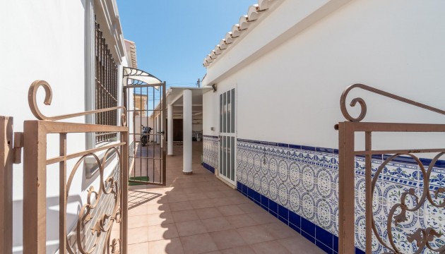 Sale - Villas - Torrevieja - Torreta florida