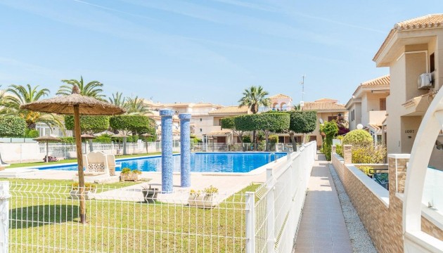 Sale - Chalet - Orihuela - Playa Flamenca