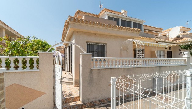 Sale - Chalet - Orihuela - Playa Flamenca
