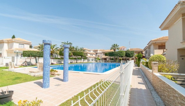Sale - Chalet - Orihuela - Playa Flamenca