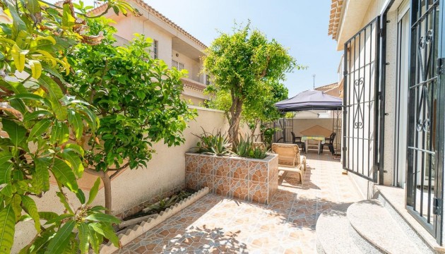 Sale - Chalet - Orihuela - Playa Flamenca