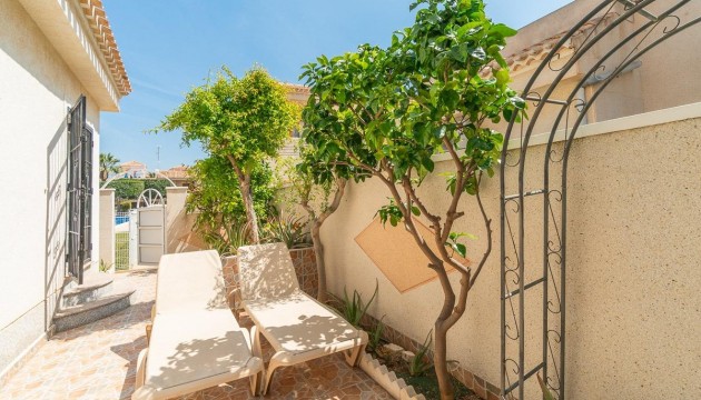 Sale - Chalet - Orihuela - Playa Flamenca