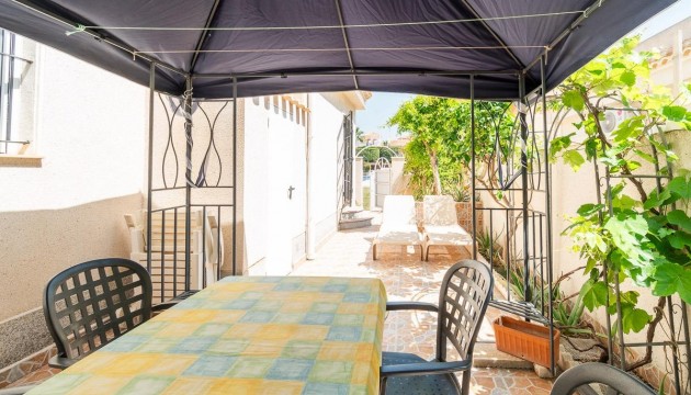 Sale - Chalet - Orihuela - Playa Flamenca