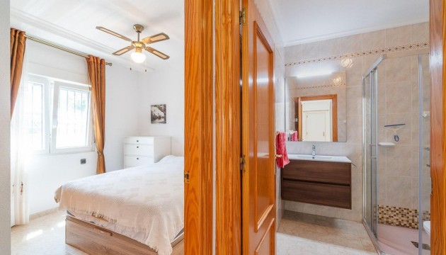 Sale - Chalet - Orihuela - Playa Flamenca