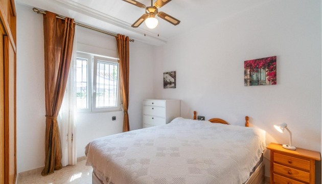 Sale - Chalet - Orihuela - Playa Flamenca