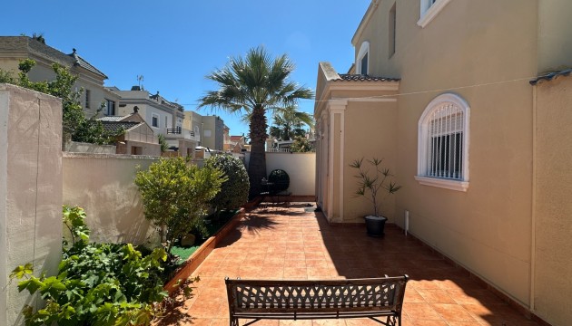 Venta - Villas
 - Torrevieja - Nueva Torrevieja