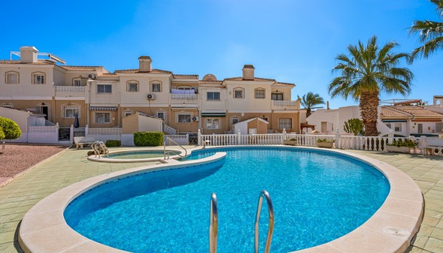 Resale - Villen
 - Benijofar - Monte Azul