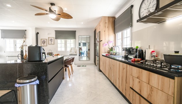Sale - Townhouse - La Marina