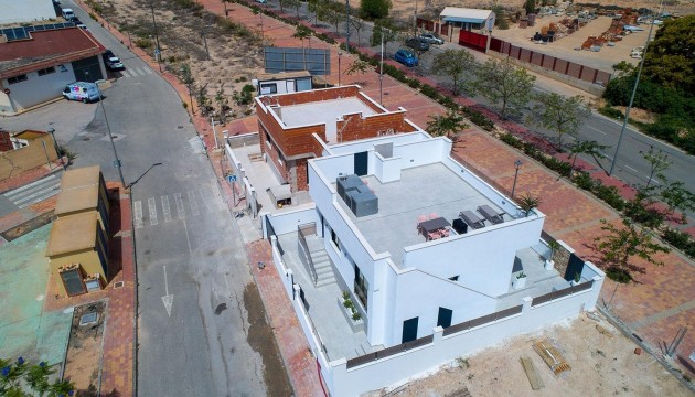 Nueva construcción  - Villas
 - Sucina
