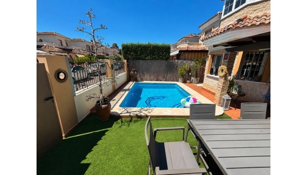 Sale - Villas - El Raso - Guardamar del Segura