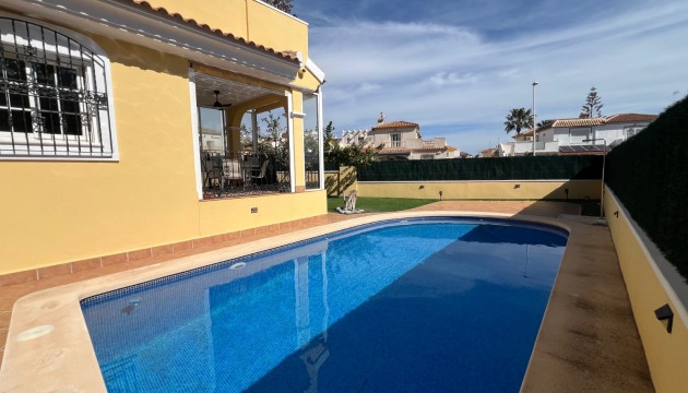 Sale - Villas - Orihuela Costa - Los Dolses
