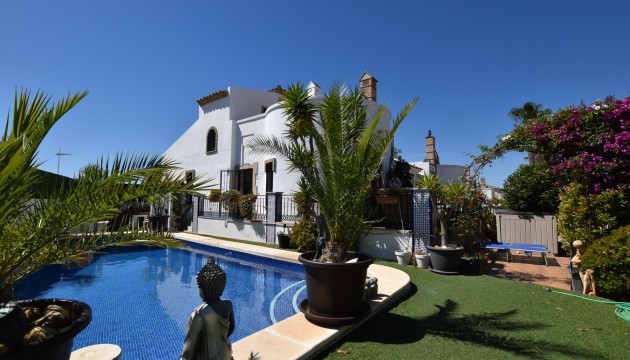 Revente - Villa's
 - Algorfa - La Finca Golf Resort