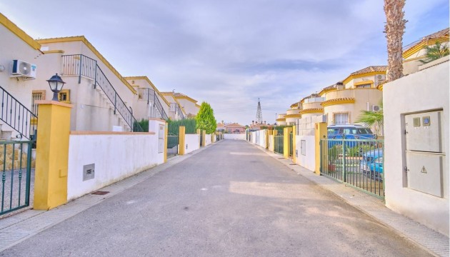 Sale - Villas - Los Montesinos - La Herrada