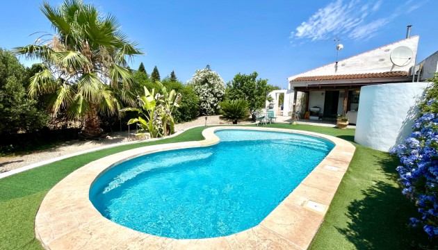 Venta - Villas
 - Daya Nueva