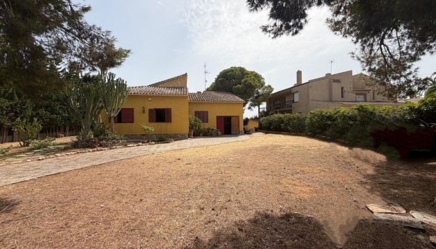Resale - Villen
 - Cabo Roig - Orihuela Costa