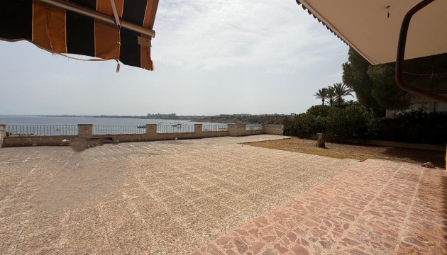 Resale - Villen
 - Cabo Roig - Orihuela Costa
