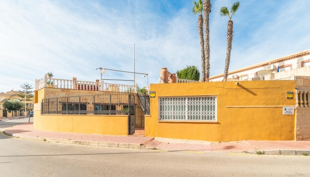 Sale - Villas - Torrevieja - Los altos