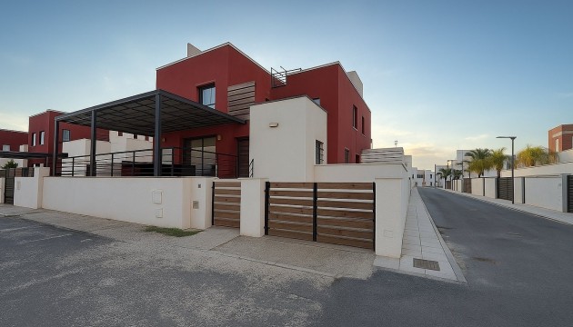 Sale - Villas - Algorfa - La Finca Golf Resort