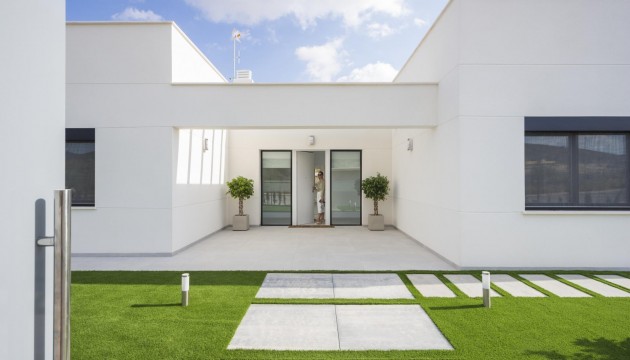 New Build - Villen
 - Banos Y Mendigo - Altaona Golf