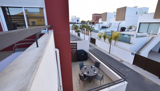 Resale - Villen
 - Algorfa - La Finca Golf Resort