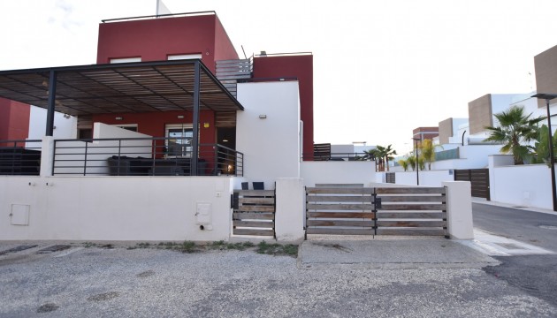 Resale - Villen
 - Algorfa - La Finca Golf Resort