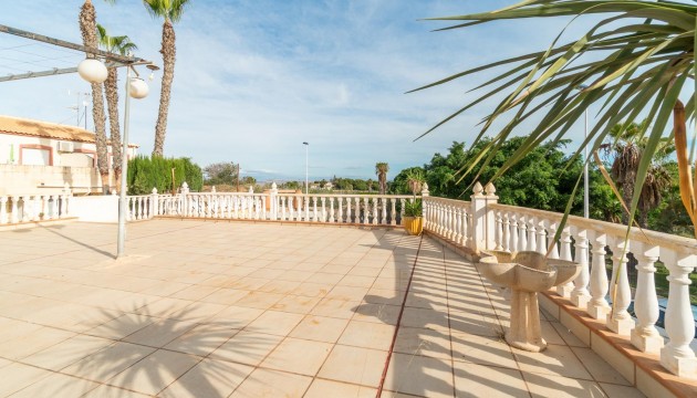 Sale - Villas - Torrevieja - Los altos