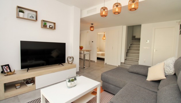Resale - Villen
 - Villamartin - Villamartín