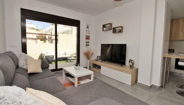 Resale - Villen
 - Villamartin - Villamartín
